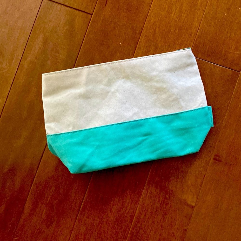 NWOT Biotherm Cosmetic bag
